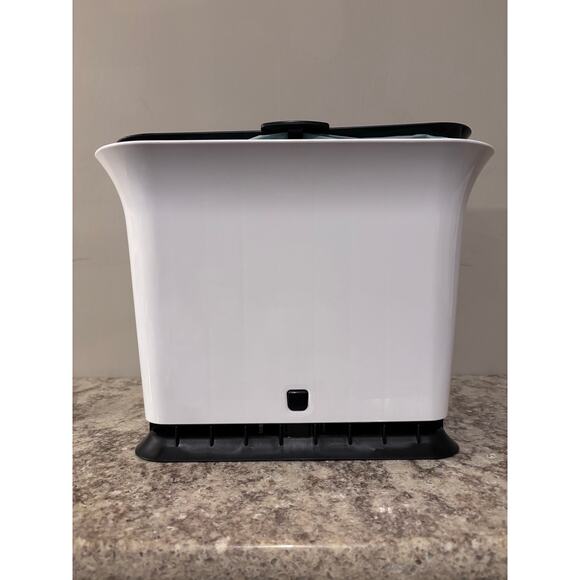 Full Circle Fresh Air Odor-Free Table top Kitchen Compost Collector with Bags - Picture 3 of 8